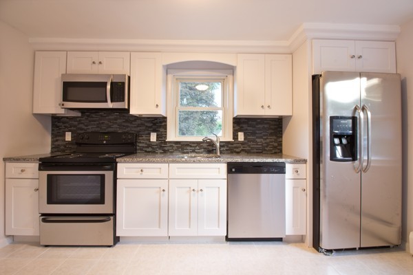 21 Gloria Road Randolph, MA 02368 - Photo 8 of 23 Gallery Image 8