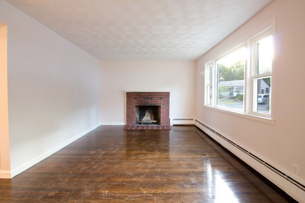 21 Gloria Road Randolph, MA 02368 - Photo 9 of 23 Gallery Image 9