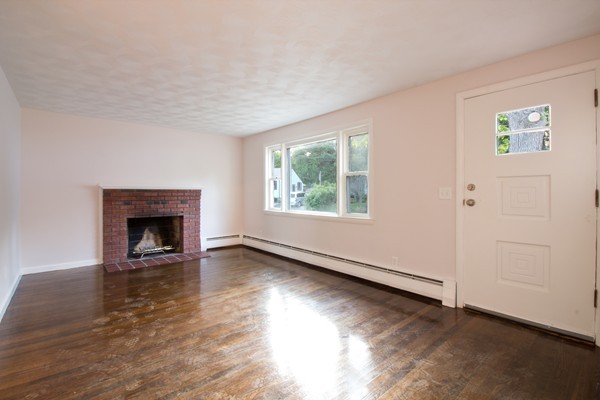 21 Gloria Road Randolph, MA 02368 - Photo 10 of 23 Gallery Image 10