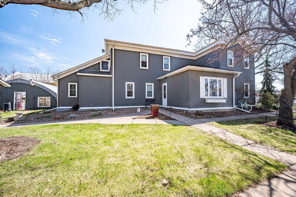 438 West Kinne Street Ellsworth, WI 54011 - Photo 4 of 31