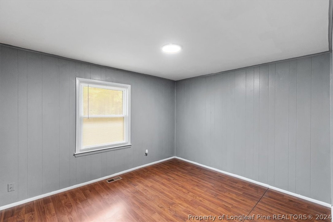 650 McKay Drive Spring Lake, NC 28390 - Photo 18 of 37 an empty room with a window