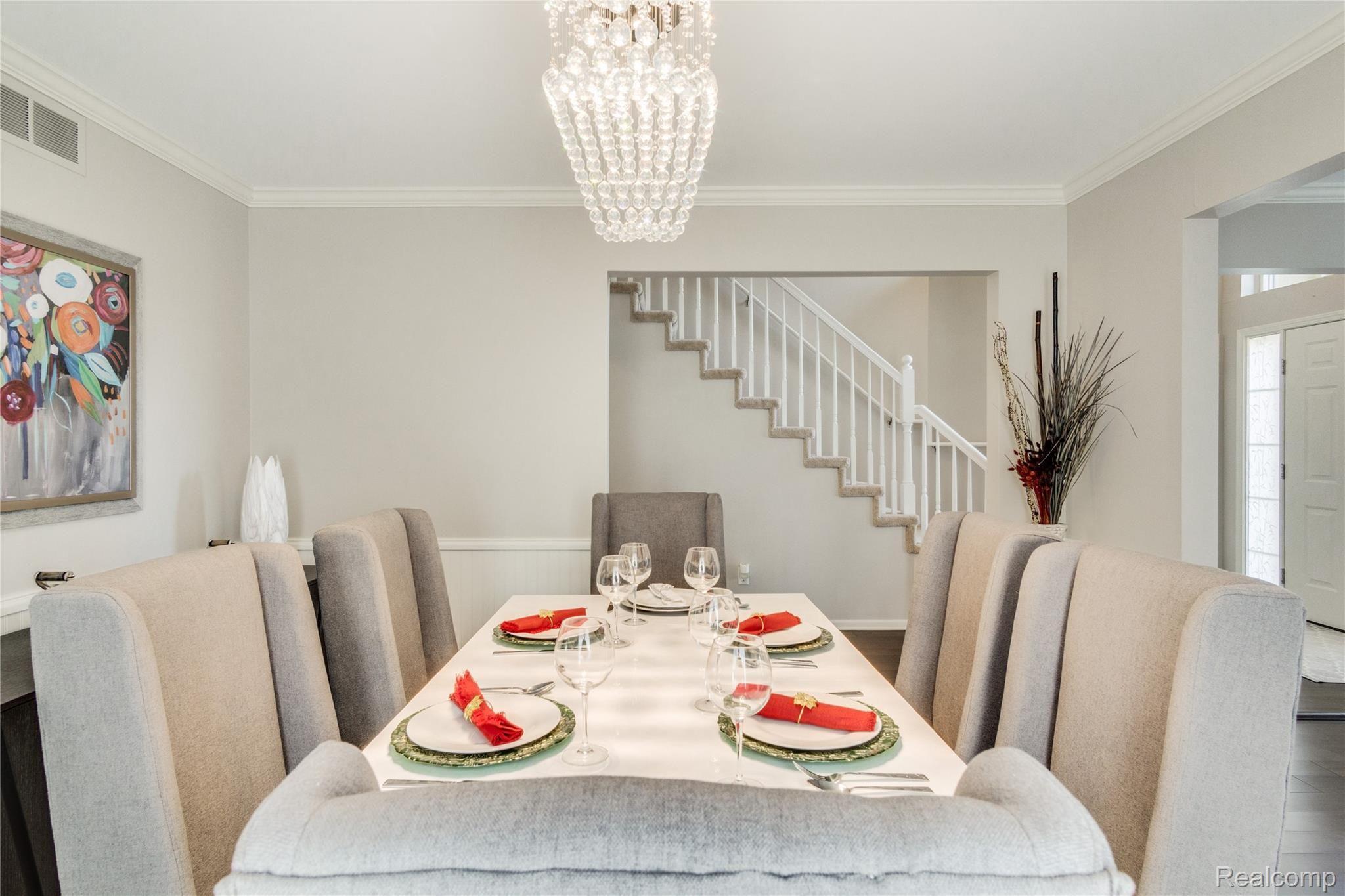 30701 Bradmore Road Warren, MI 48092 - Photo 16 of 52 Dining room