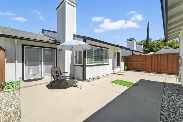 $339,999 | 3400 Kingswood Drive, Unit 19, Modesto, CA 95355