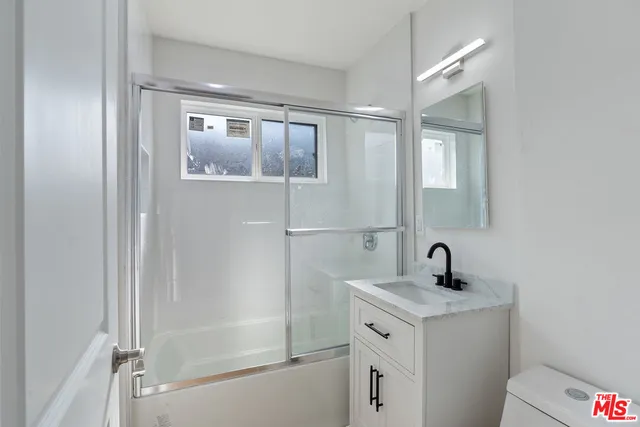 $3,199 | 10806 Doty Avenue, Inglewood, CA 90303