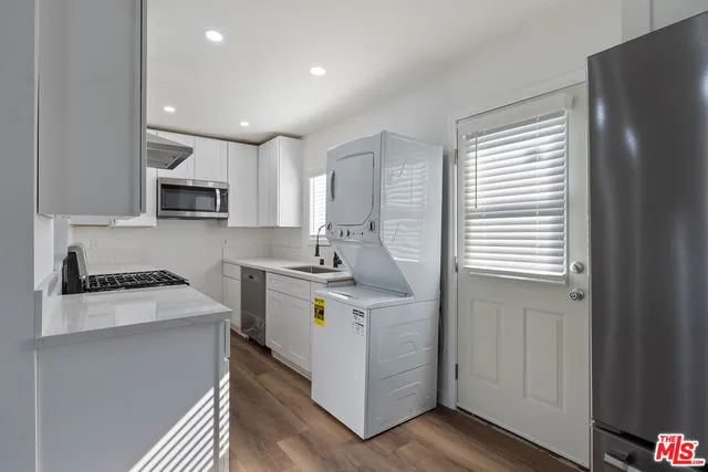 $3,199 | 10806 Doty Avenue, Inglewood, CA 90303