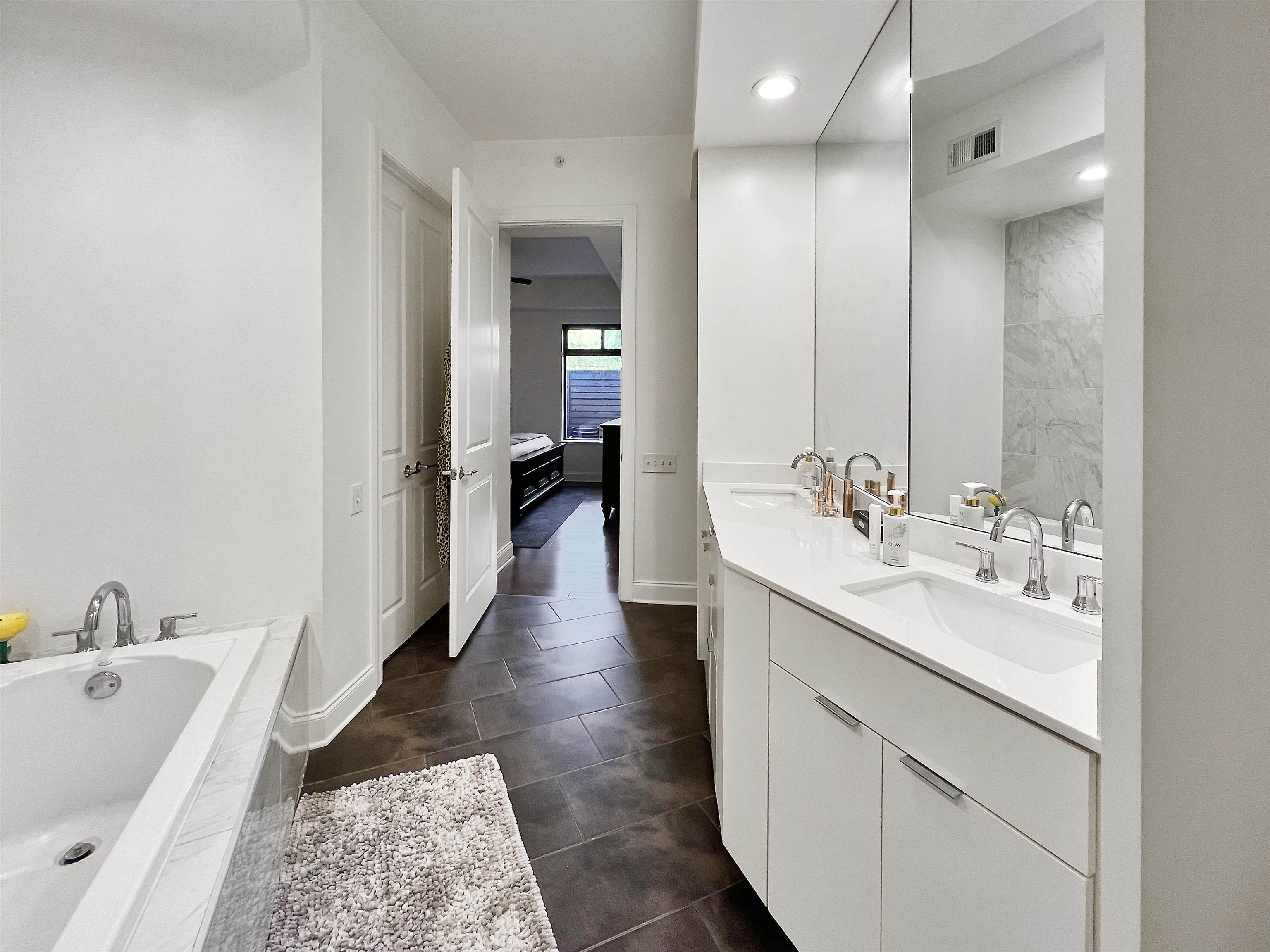 717 Riverside Drive, Unit 107 Memphis, TN 38103 - Photo 19 of 25 Gallery Image 19