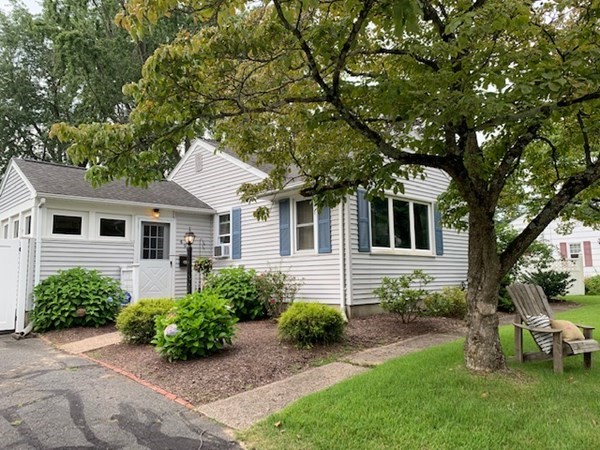 49 Varney Street Springfield, MA 01108 - Photo 2 of 15