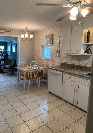 49 Varney Street Springfield, MA 01108 - Photo 9 of 15