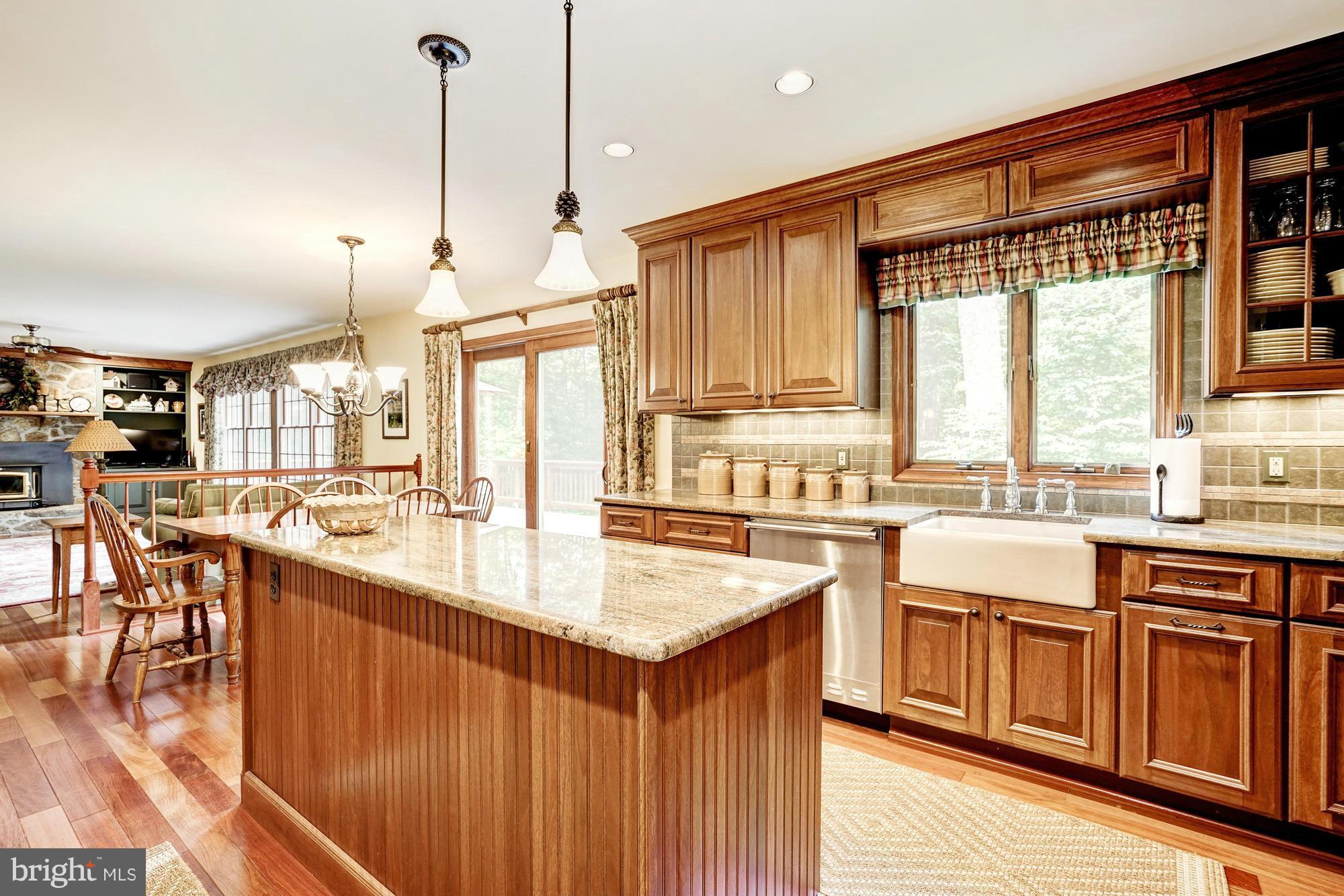 8240 Honeysuckle Road Manassas, VA 20112 - Photo 11 of 29 Kitchen