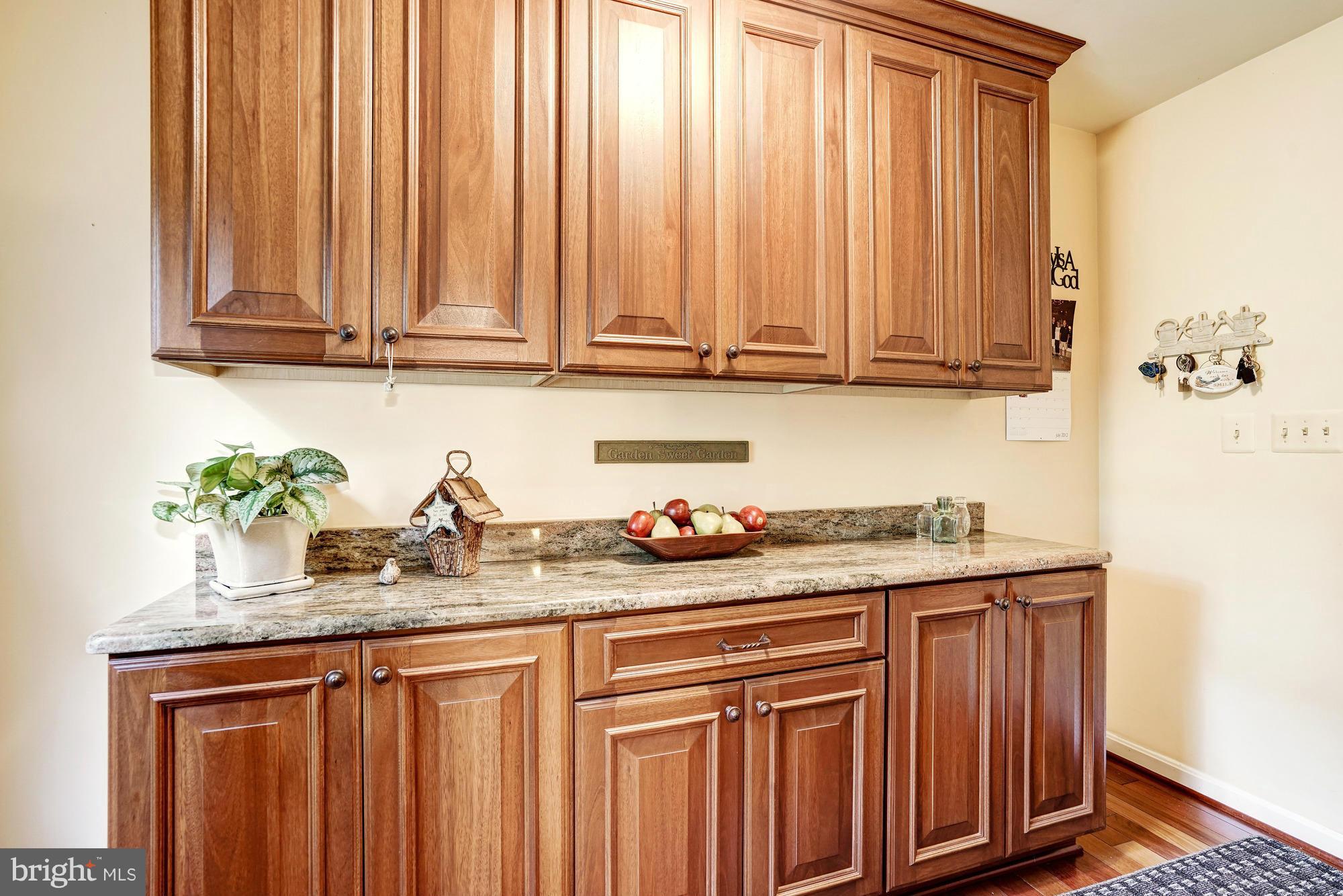 8240 Honeysuckle Road Manassas, VA 20112 - Photo 13 of 29 Kitchen