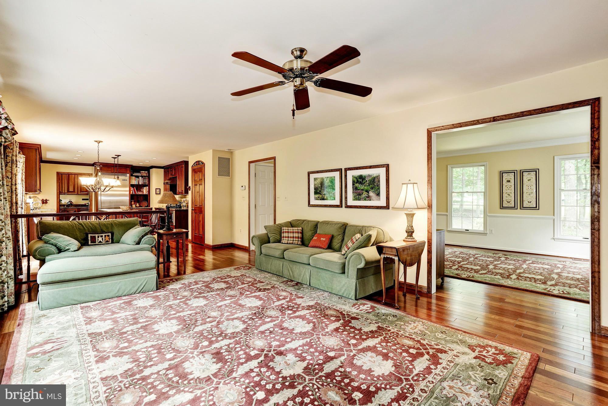 8240 Honeysuckle Road Manassas, VA 20112 - Photo 6 of 29 Family Room