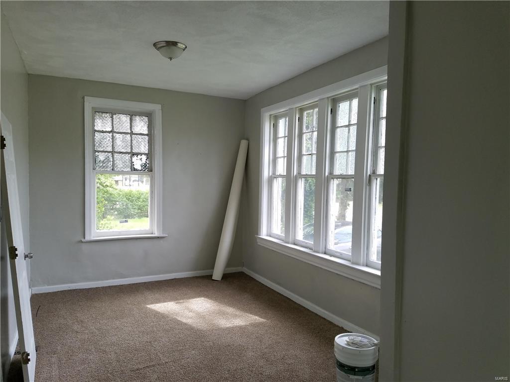 214 Chambers Road St. Louis, MO 63137 - Photo 3 of 24