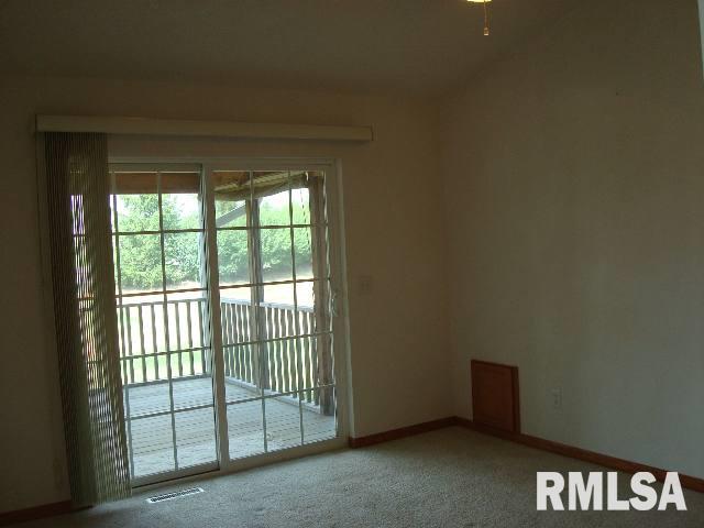 5024 Red Fox Road Bettendorf, IA 52722 - Photo 4 of 9 Gallery Image 4