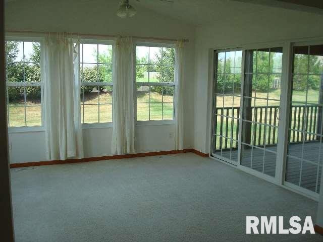 5024 Red Fox Road Bettendorf, IA 52722 - Photo 6 of 9 Gallery Image 6