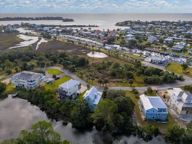 $525,000 | 22 Sea Breeze Drive, Crawfordville, FL 32327