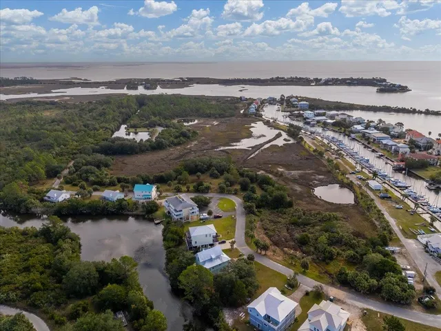 $525,000 | 22 Sea Breeze Drive, Crawfordville, FL 32327