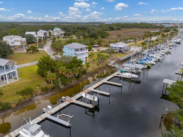 $525,000 | 22 Sea Breeze Drive, Crawfordville, FL 32327