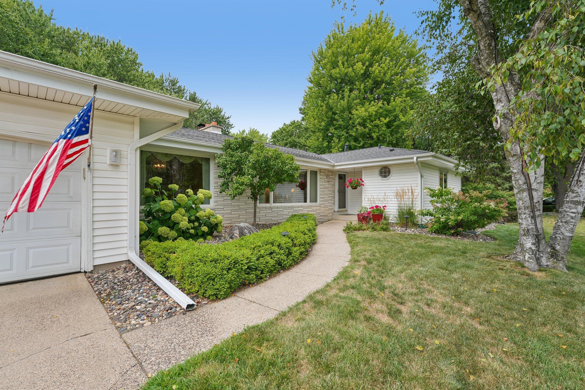 9632 Oxborough Road Bloomington, MN 55437 - Photo 2 of 42 Gallery Image 2