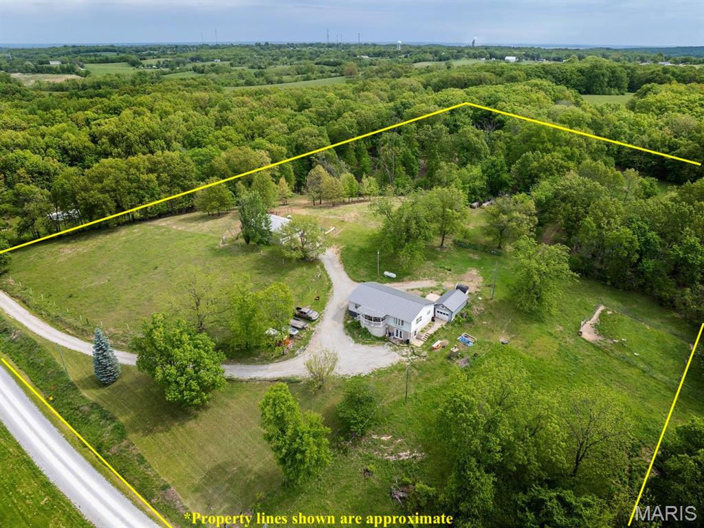 12746 Thorn Berry Road New London, MO 63459 - Photo 2 of 33