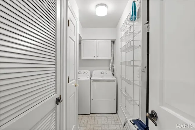 $209,900 | 974 Claytonbrook Drive, Unit 1A, Ballwin, MO 63011