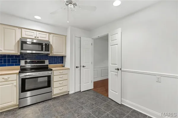 $197,500 | 974 Claytonbrook Drive, Unit 1A, Ballwin, MO 63011