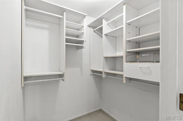 $209,900 | 974 Claytonbrook Drive, Unit 1A, Ballwin, MO 63011