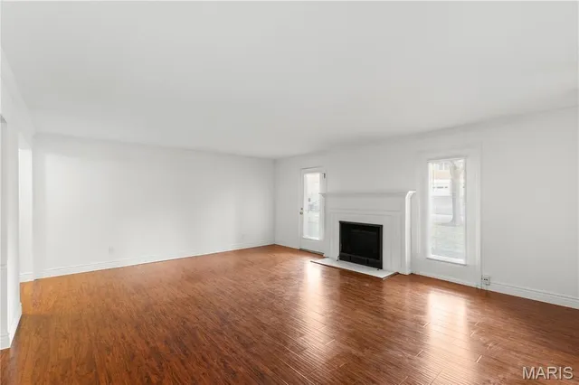 $209,900 | 974 Claytonbrook Drive, Unit 1A, Ballwin, MO 63011