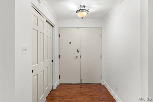 $209,900 | 974 Claytonbrook Drive, Unit 1A, Ballwin, MO 63011