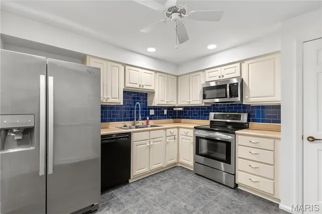 $209,900 | 974 Claytonbrook Drive, Unit 1A, Ballwin, MO 63011