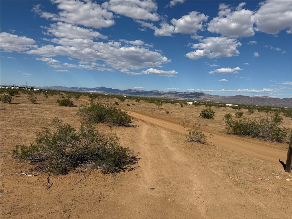 2693 Pinon Road Golden Valley, AZ 86413 - Photo 2 of 9 Gallery Image 2