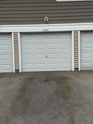 $229,900 | 1443 Bear Flag Drive, Unit 1443, Hanover Park, IL 60133