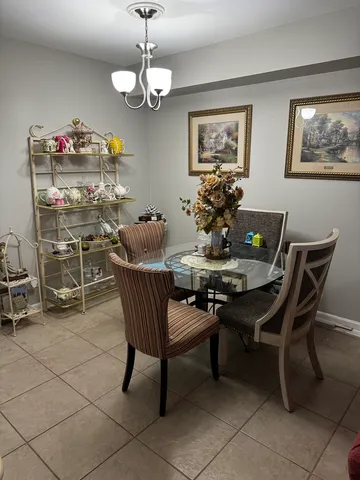 $229,900 | 1443 Bear Flag Drive, Unit 1443, Hanover Park, IL 60133