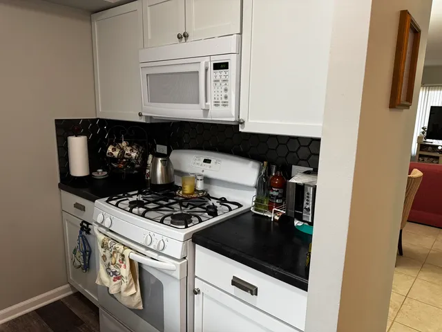 $229,900 | 1443 Bear Flag Drive, Unit 1443, Hanover Park, IL 60133