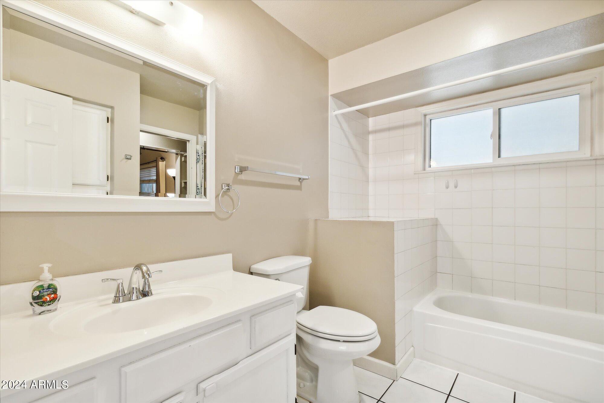 4153 East Wayland Road Phoenix, AZ 85040 - Photo 19 of 26 Upstairs Jack & Jill Bathroom