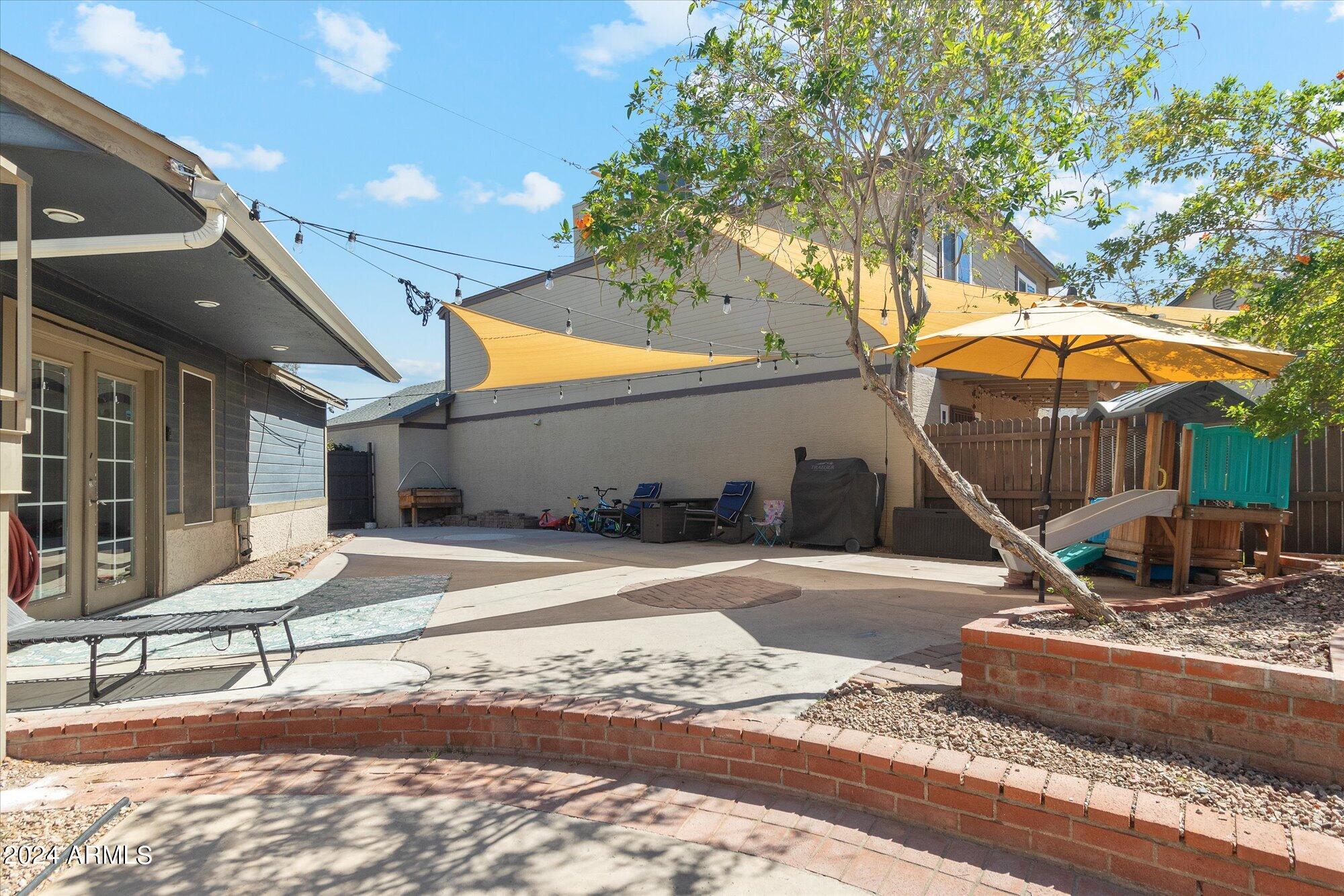 4153 East Wayland Road Phoenix, AZ 85040 - Photo 23 of 26 Porch View 4