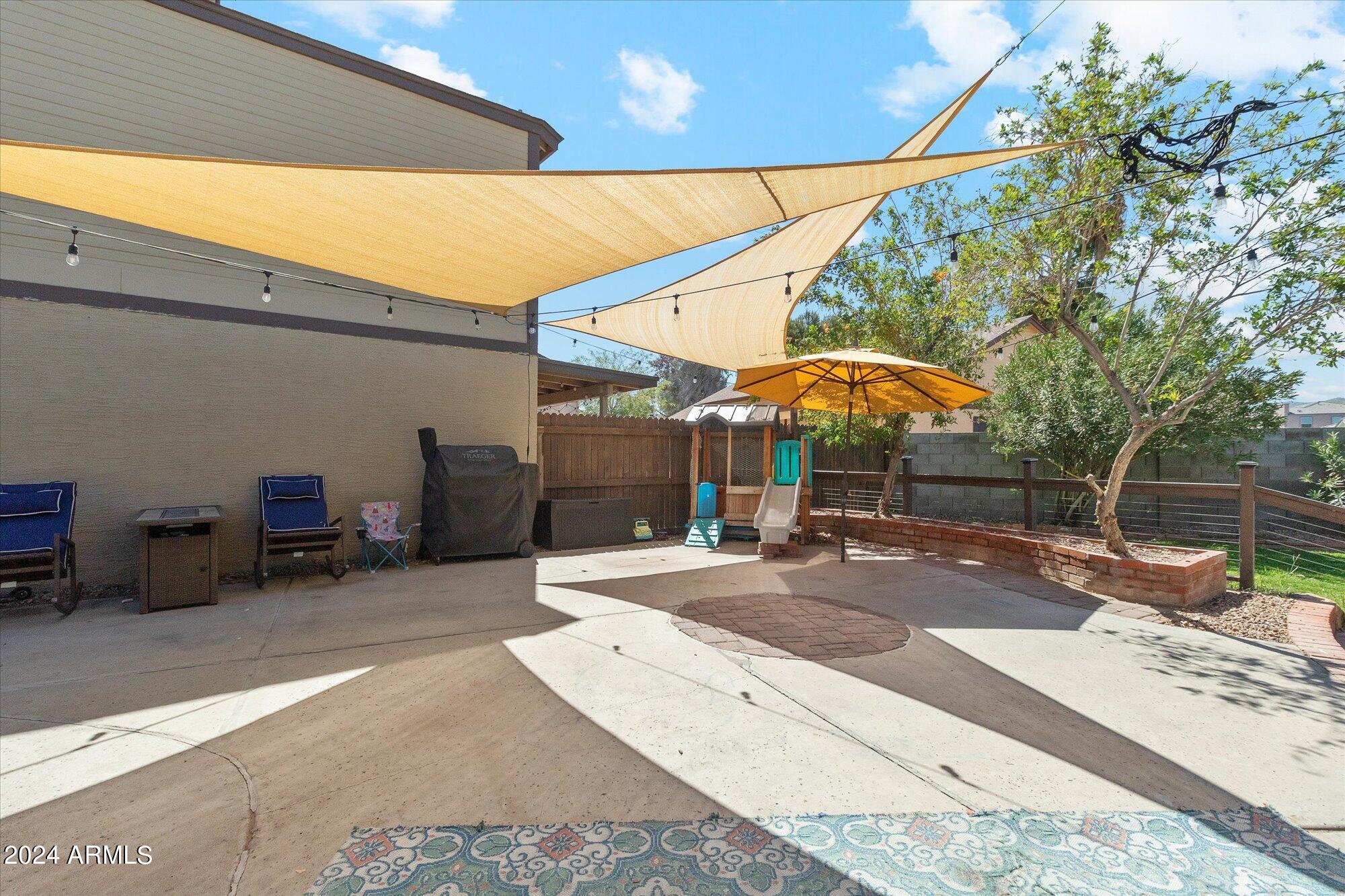 4153 East Wayland Road Phoenix, AZ 85040 - Photo 5 of 26 Front Porch View 3