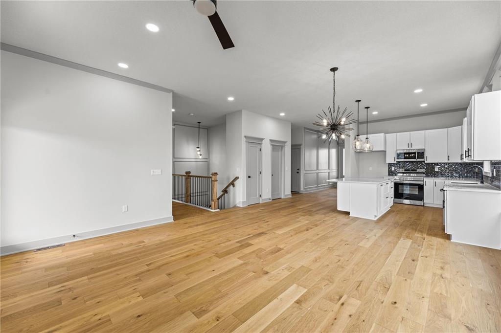 4915 146th Street Basehor, KS 66007 - Photo 17 of 48