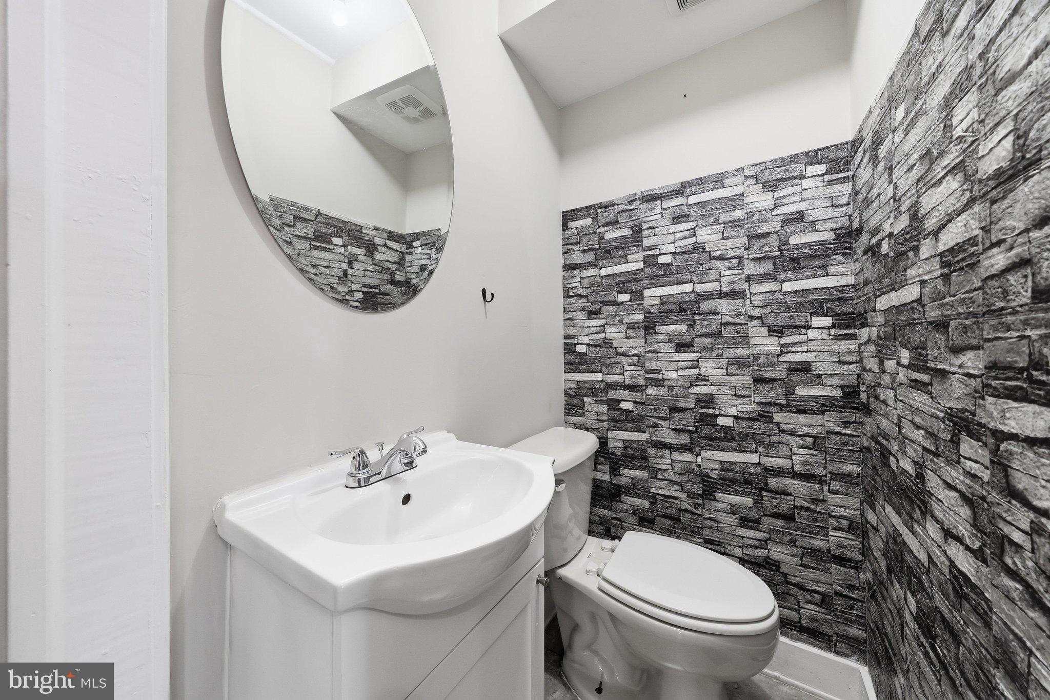 34 Harvard Road Hagerstown, MD 21742 - Photo 14 of 50 Powder Room