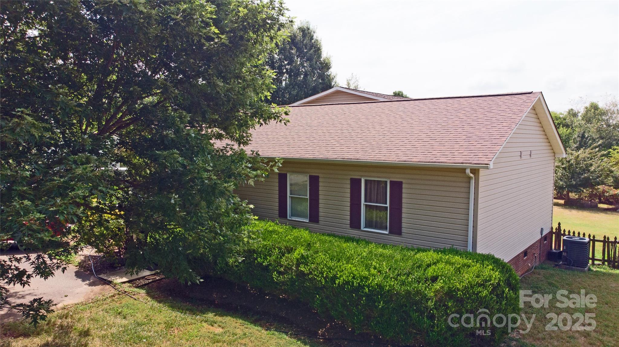 3603 Ritchie Road Lincolnton, NC 28092 - Photo 25 of 44 a front view of a house with garden