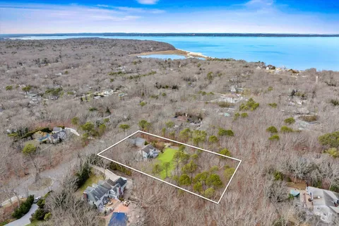 $1,675,000 | 61 Channing Cross, Hampton Bays, NY 11946