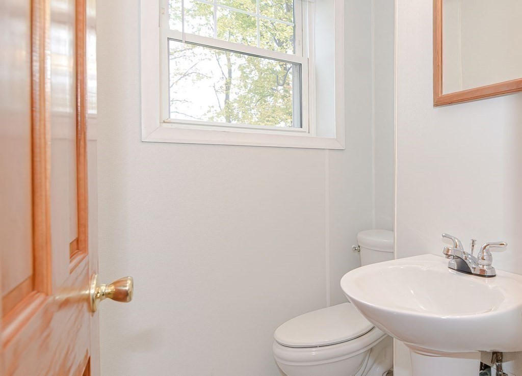 31 Tahanto Road Worcester, MA 01602 - Photo 14 of 27 Gallery Image 14