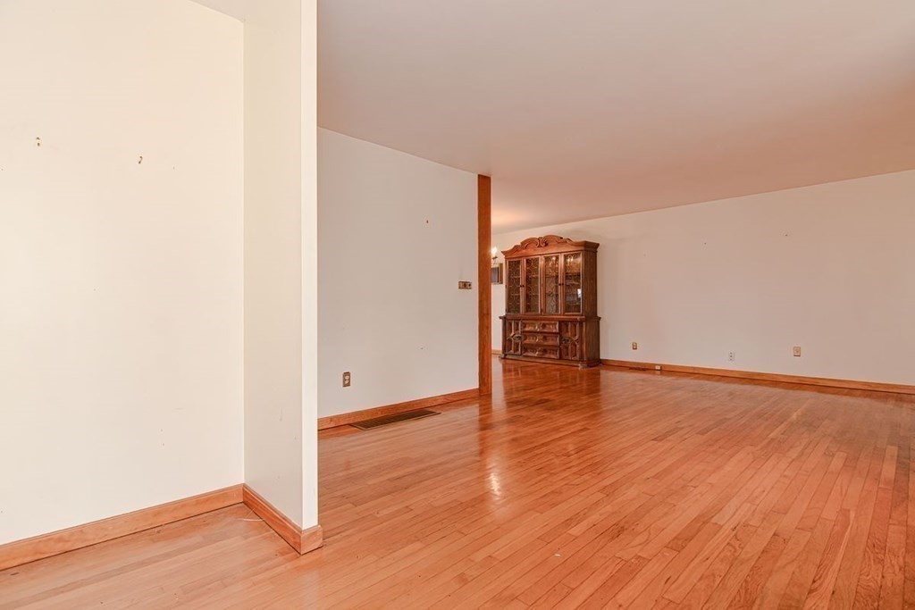31 Tahanto Road Worcester, MA 01602 - Photo 6 of 27 Gallery Image 6
