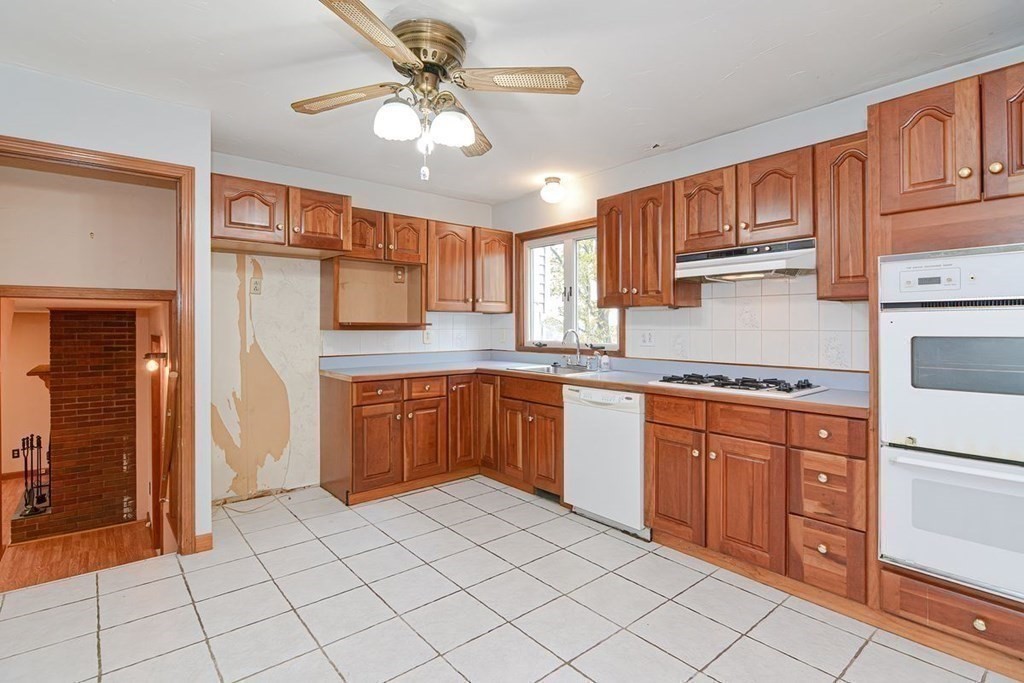 31 Tahanto Road Worcester, MA 01602 - Photo 9 of 27 Gallery Image 9