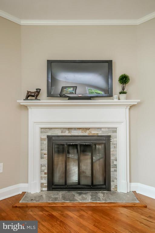 211 South Tyrone Road Baltimore, MD 21212 - Photo 11 of 30 Living Room
