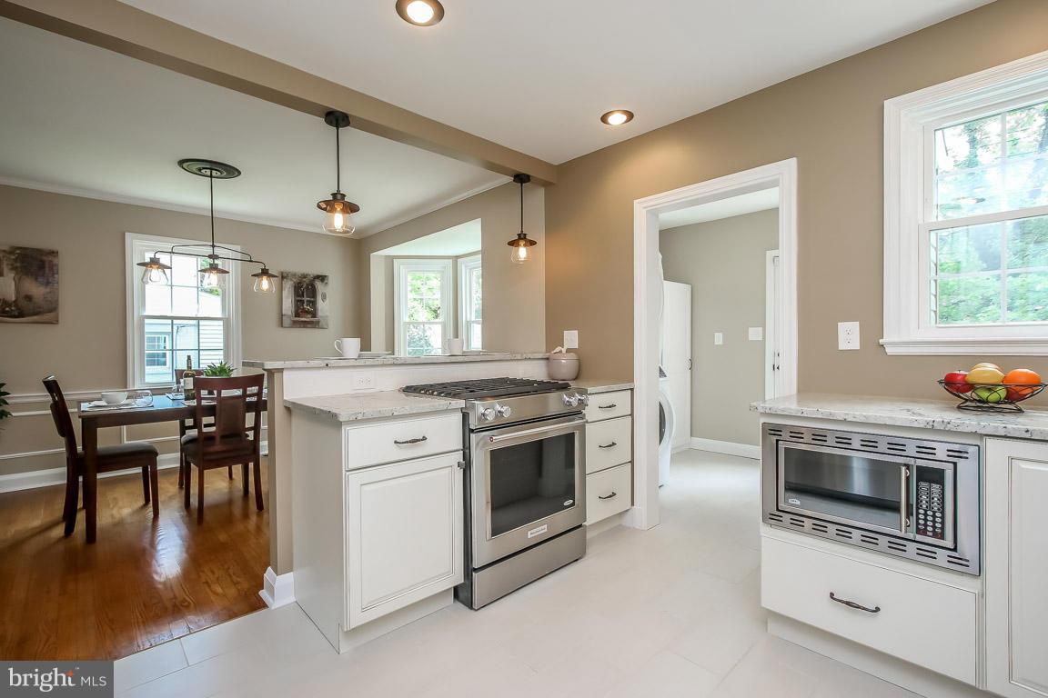 211 South Tyrone Road Baltimore, MD 21212 - Photo 16 of 30 Kitchen