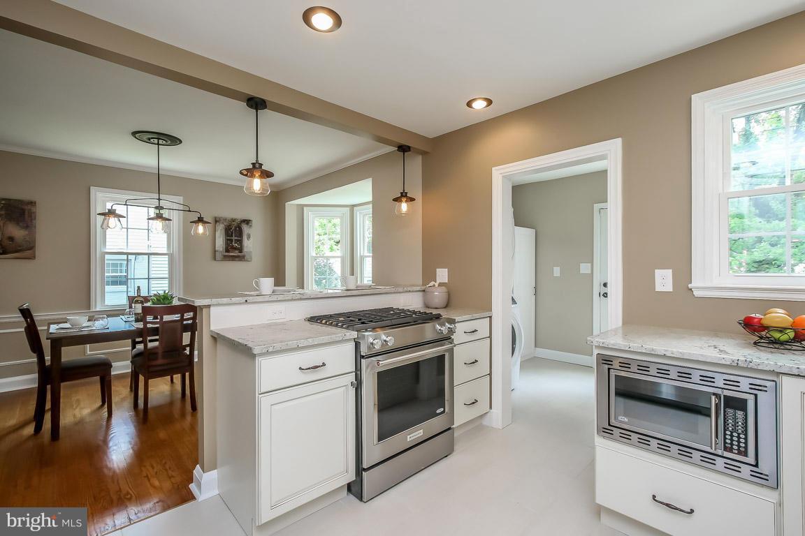 211 South Tyrone Road Baltimore, MD 21212 - Photo 19 of 30 Kitchen
