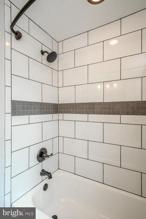 211 South Tyrone Road Baltimore, MD 21212 - Photo 22 of 30 Bath