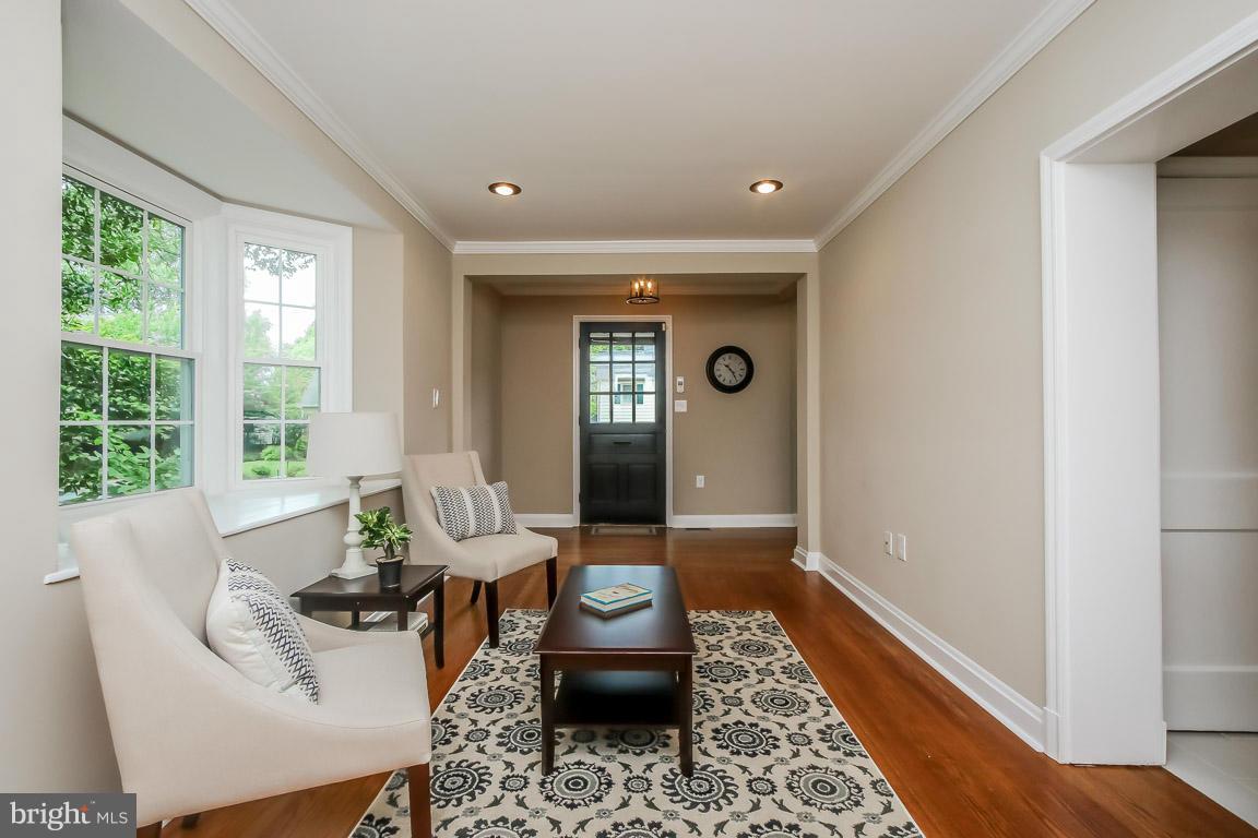 211 South Tyrone Road Baltimore, MD 21212 - Photo 7 of 30 Family Room