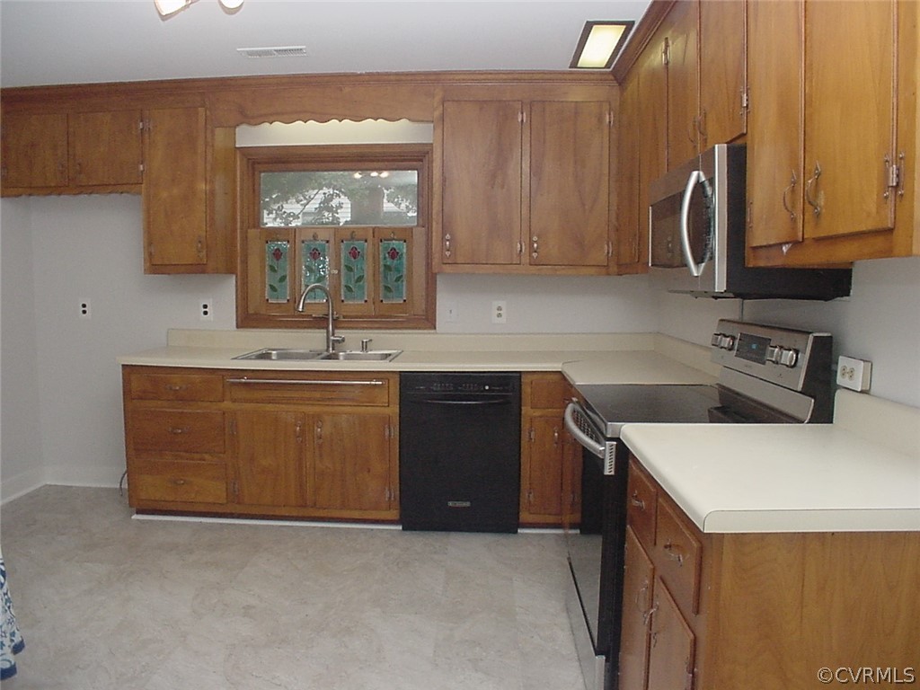8420 Larkspur Road North Chesterfield, VA 23235 - Photo 13 of 47 Double SS sinks has new faucet w pull out sprayer