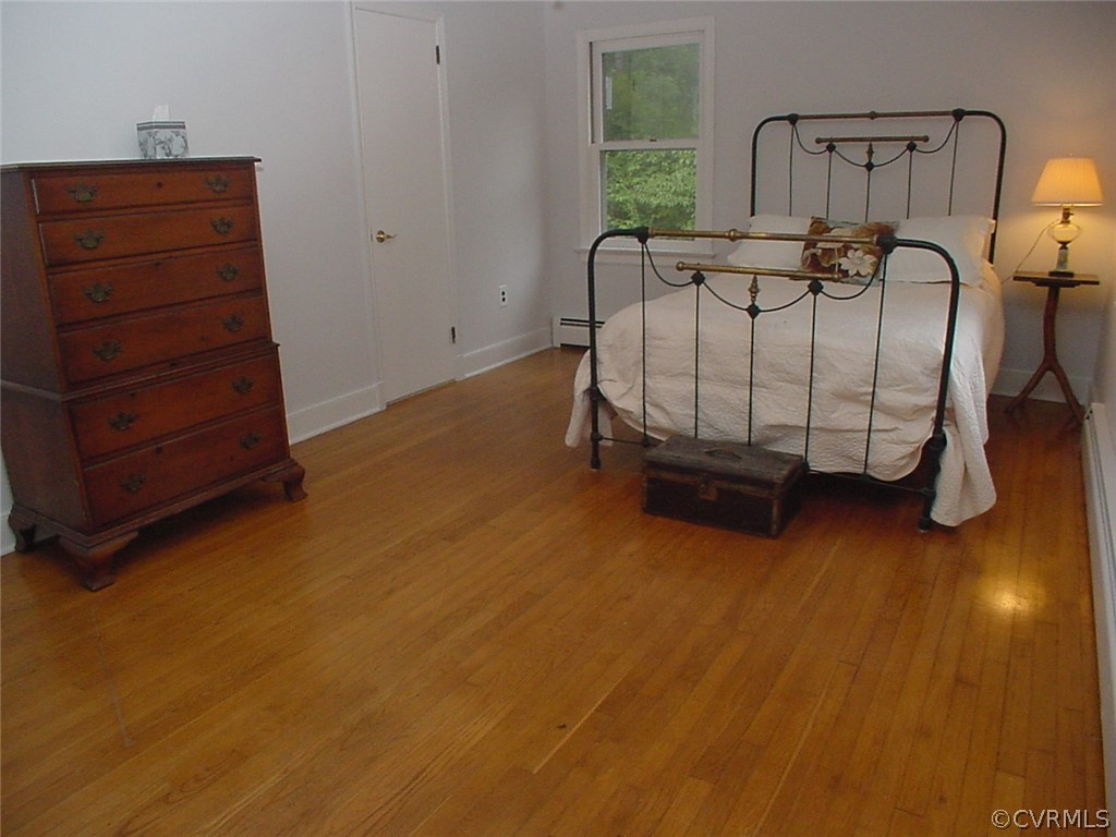 8420 Larkspur Road North Chesterfield, VA 23235 - Photo 22 of 47 Master bedroom has oak floor and private full bath